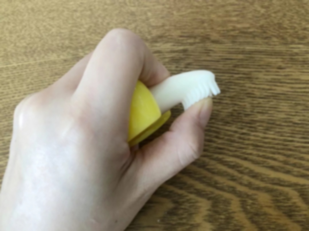 10个月的宝宝上门牙缝隙宽